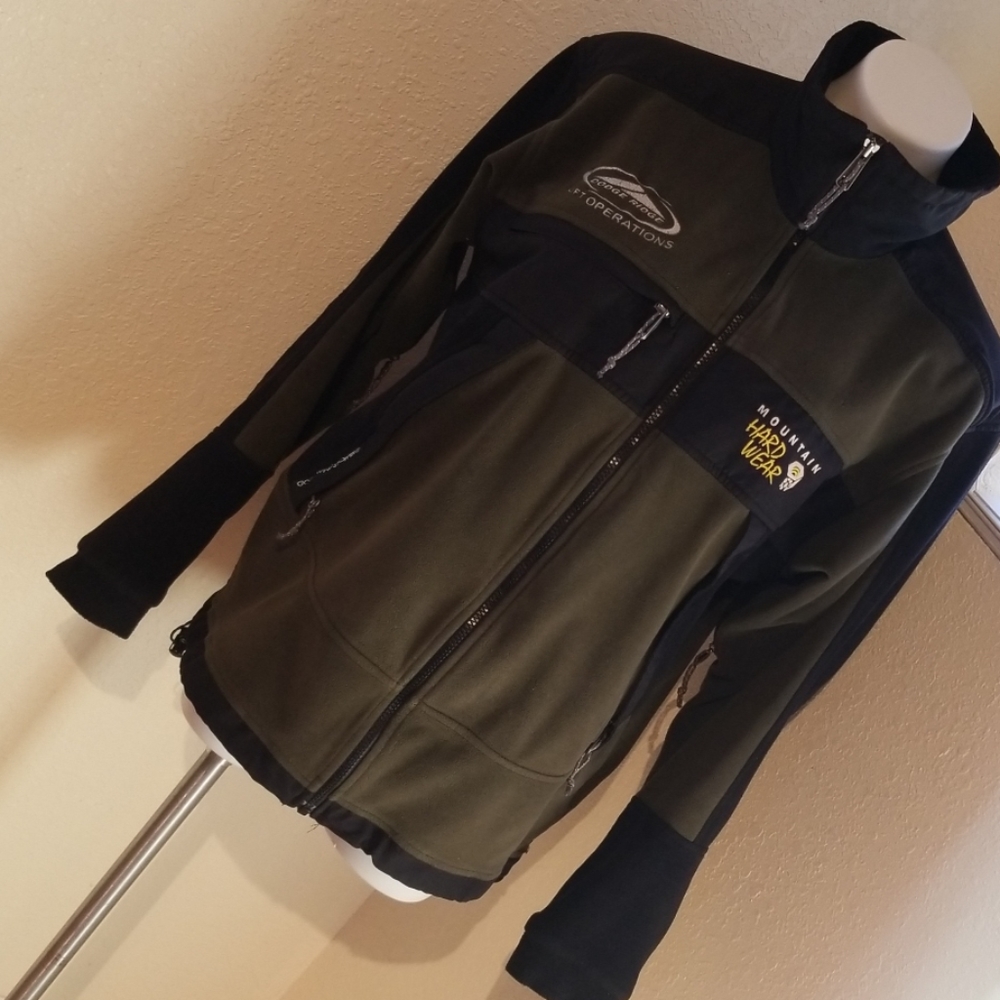 Mountain hard wear‎ jacket lg